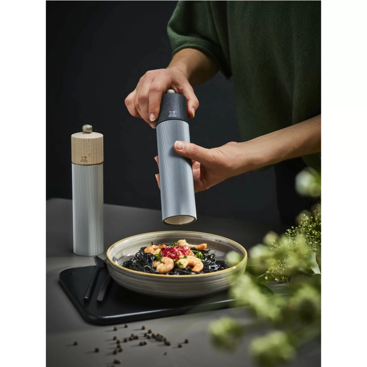 pg-44855_mlynek_do_pieprzu_22_cm_dark_carbone_line_peugeot_6.webp