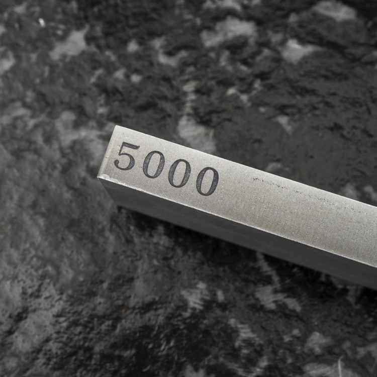 pol_pl_Naniwa-Pocket-Pro-Kamien-do-ostrzenia-5000-4056_2.jpg