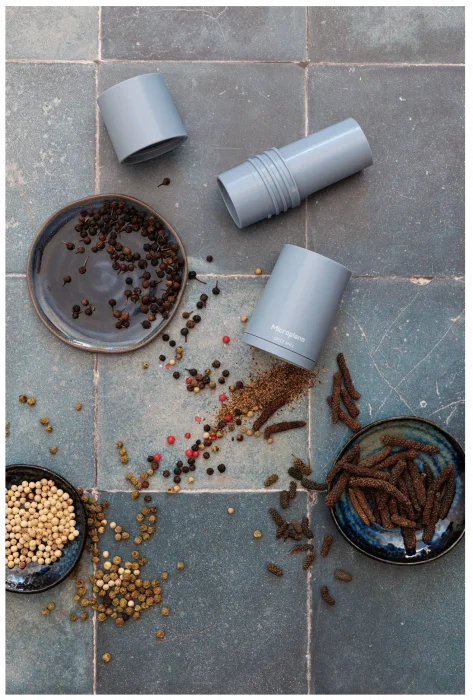 mc-48227_microplane_mlynek_do_przypraw_blekitny_specialty_6.webp