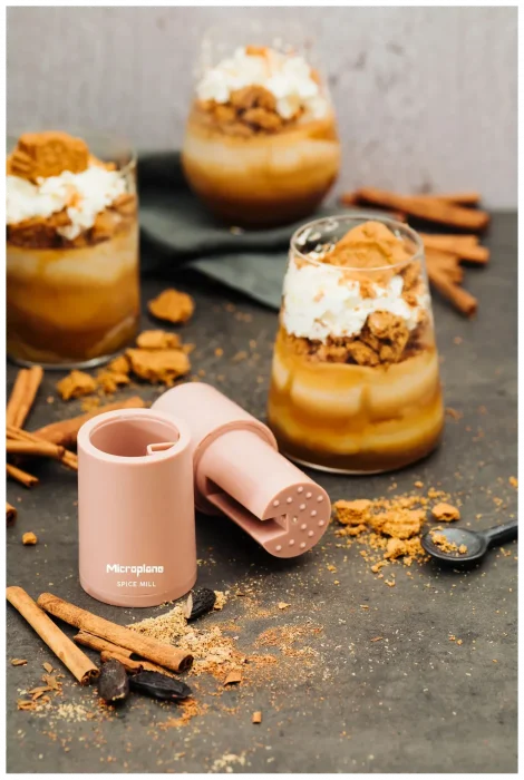 mc-48923_microplane_mlynek_do_przypraw_pudrowy_roz_specialty_8.webp