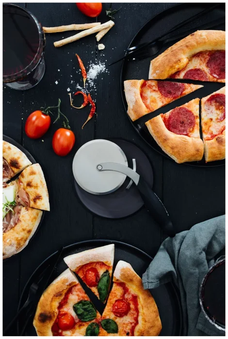 mc-48015_microplane_noz_do_pizzy_2w1_specialty_7.webp