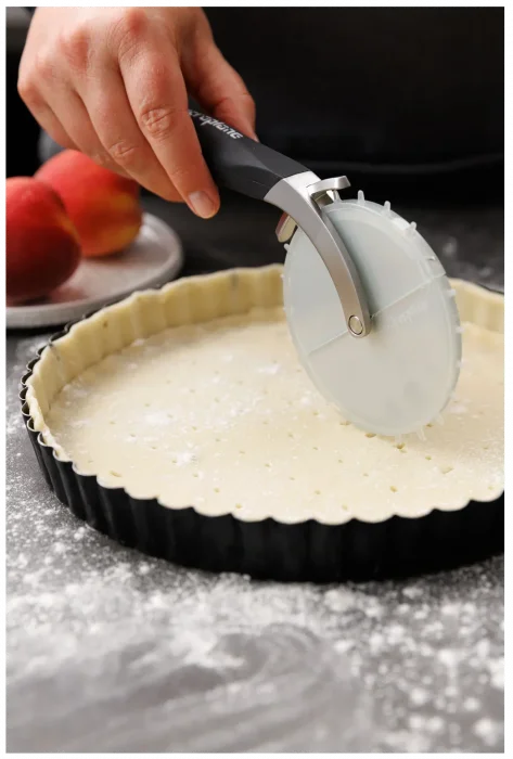 mc-48015_microplane_noz_do_pizzy_2w1_specialty_9.webp