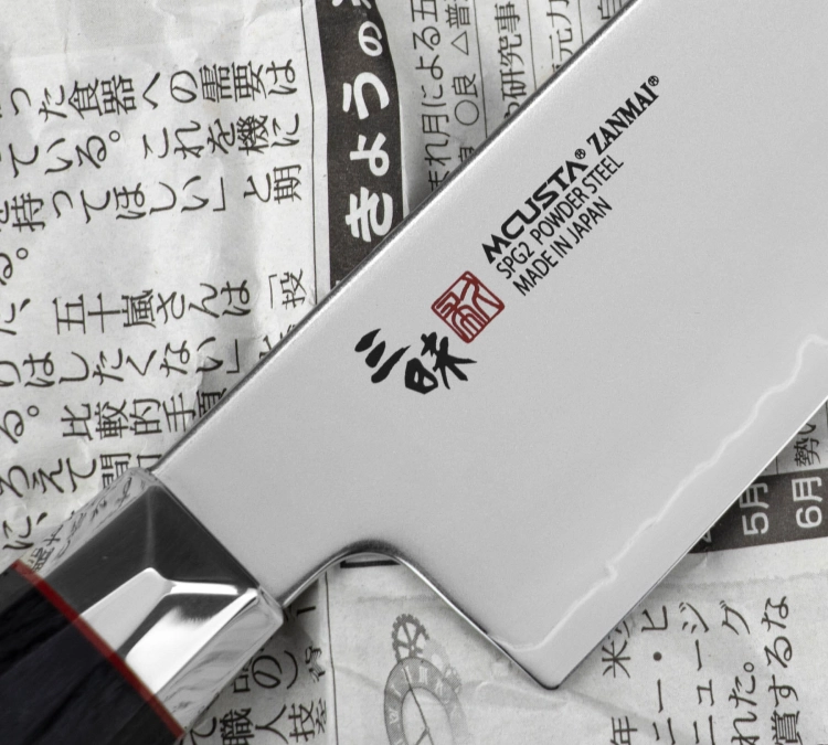 big_Mcusta-Zanmai-Revolution-Noz-Santoku-15-cm-3.jpg