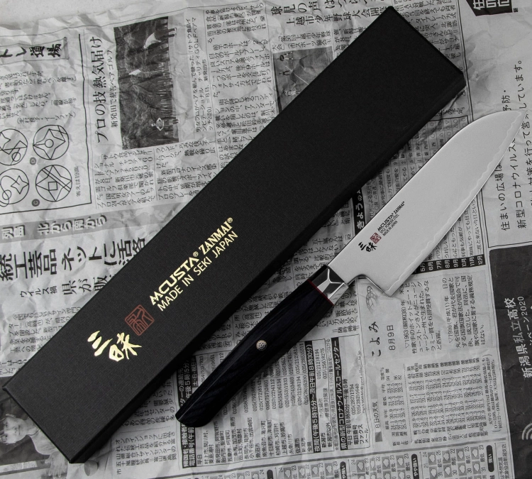 big_Mcusta-Zanmai-Revolution-Noz-Santoku-15-cm-5.jpg